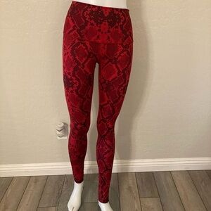 Lululemon Wunder Under Pant Hi-Rise *Full-On Luon Ziggy Snake Red Tide Cranberry